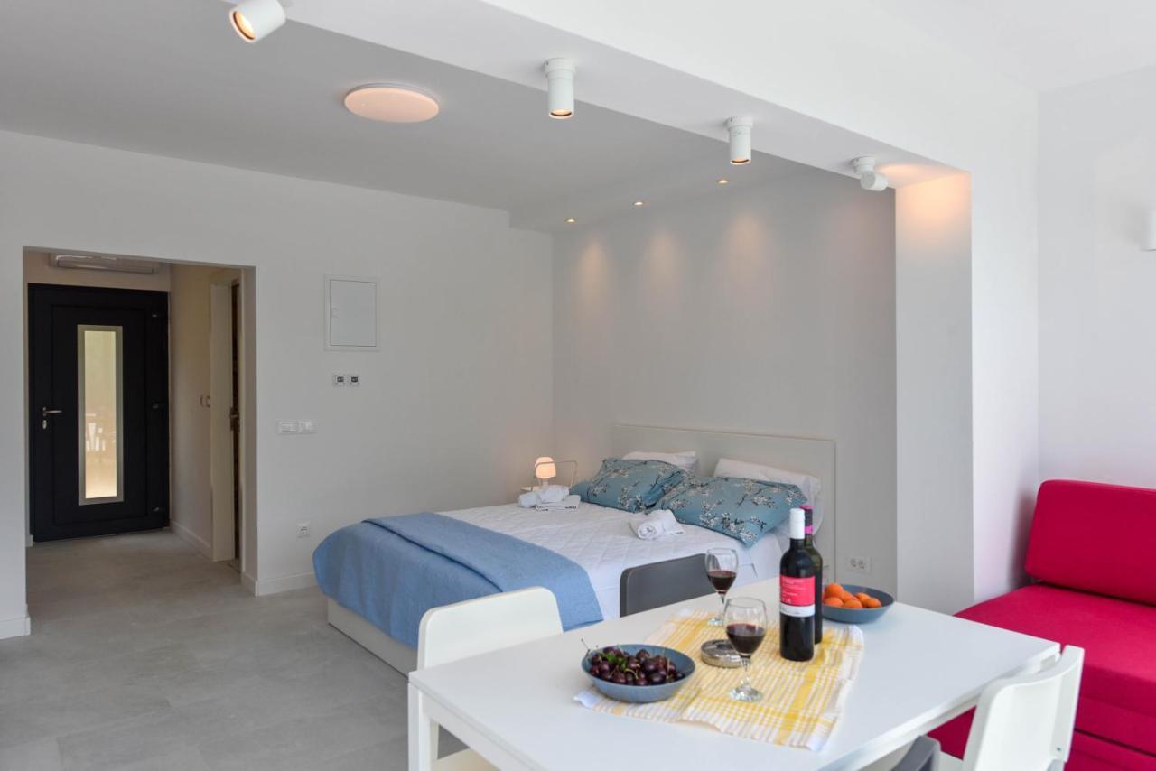Lazaneo Seafront Apartments, Jelsa  Exterior photo